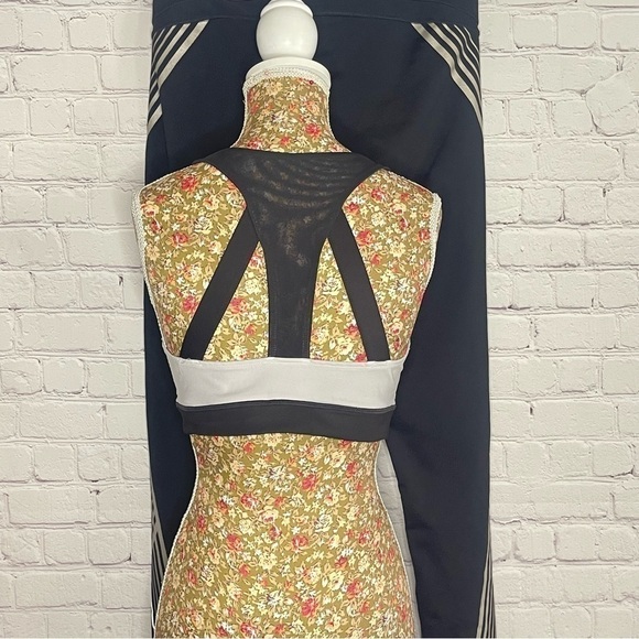 Bundle- Avia Sport Bra and Champion Active Leggins - Picture 6 of 10